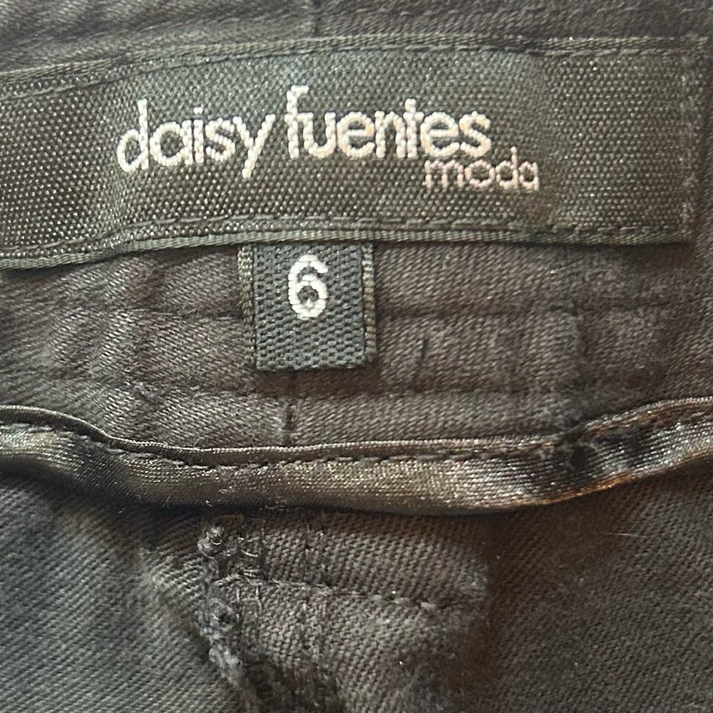 Daisy Fuentes Black Dress Pants Sz 6 Mid Rise Bootcut Career Office Pockets EUC - Picture 4 of 5